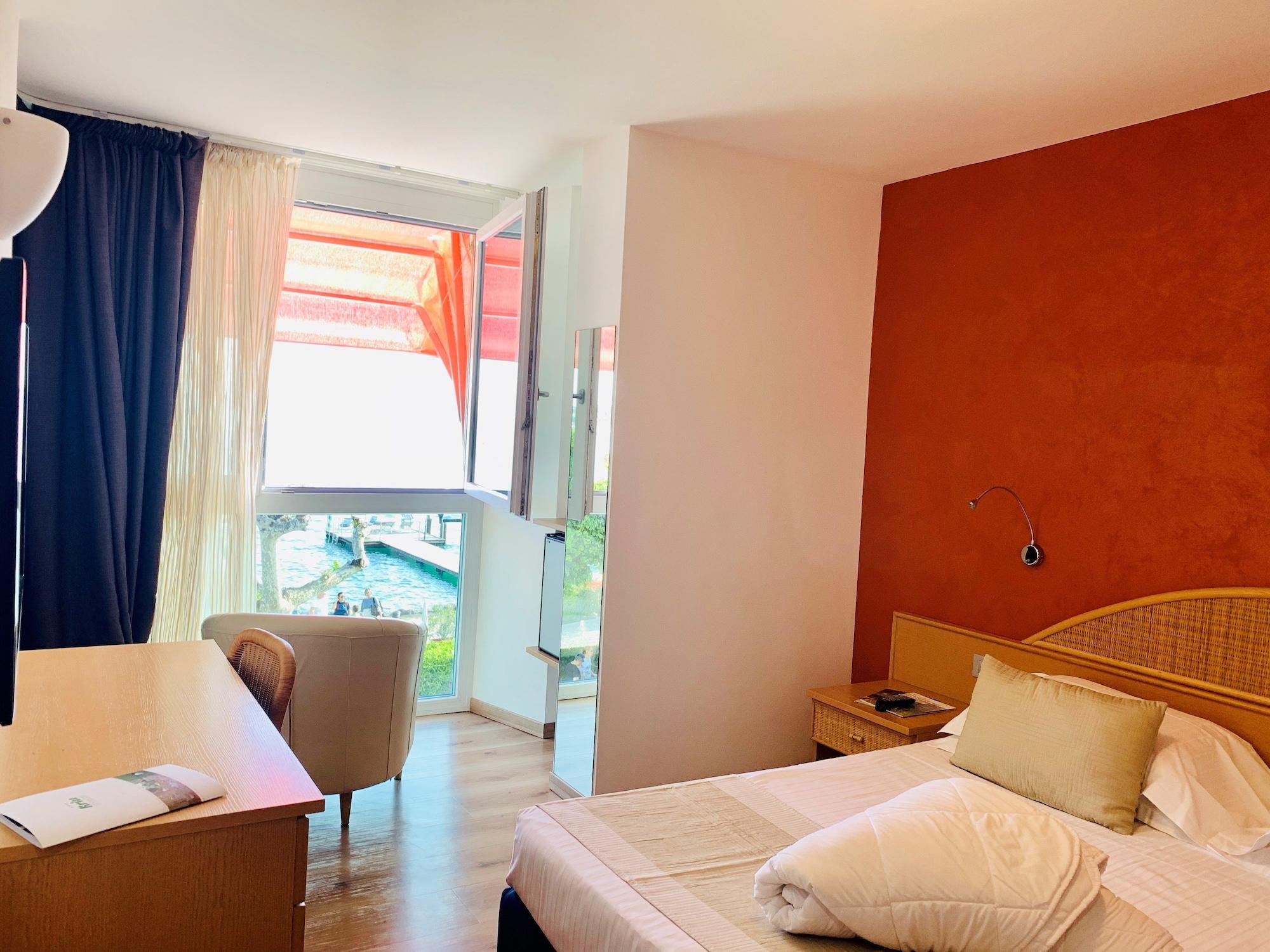 Kriss Internazionale Hotel Bardolino Exteriör bild