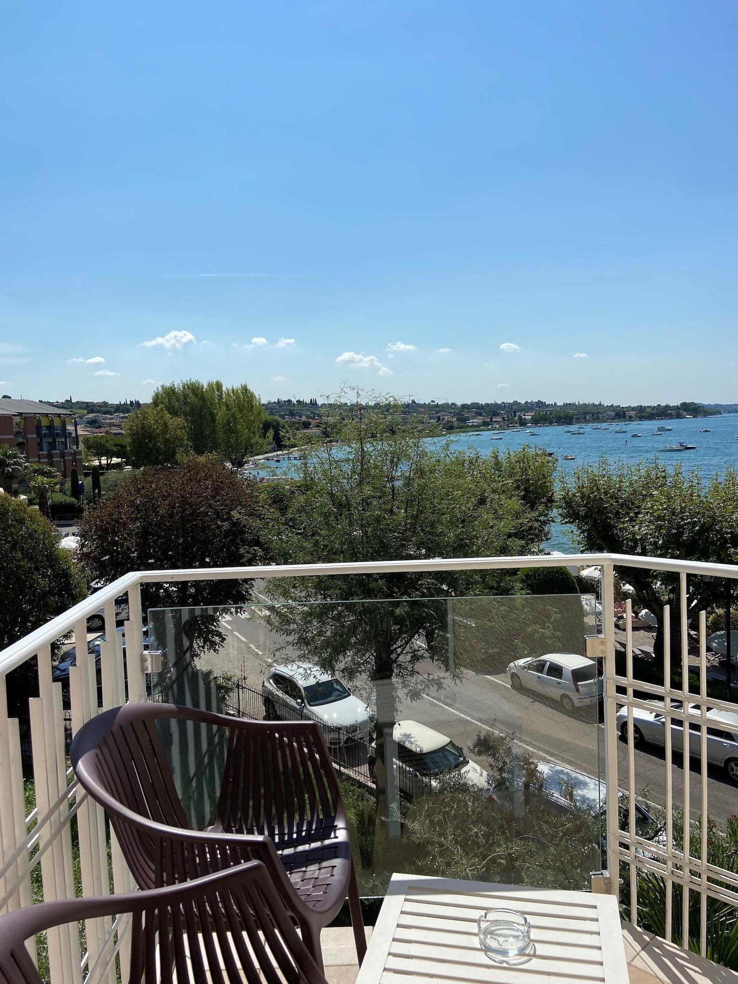 Kriss Internazionale Hotel Bardolino Exteriör bild