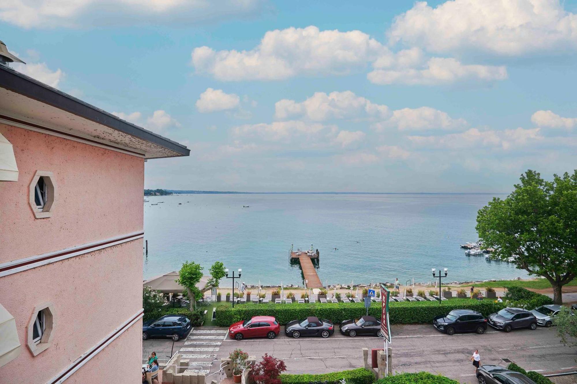 Kriss Internazionale Hotel Bardolino Exteriör bild