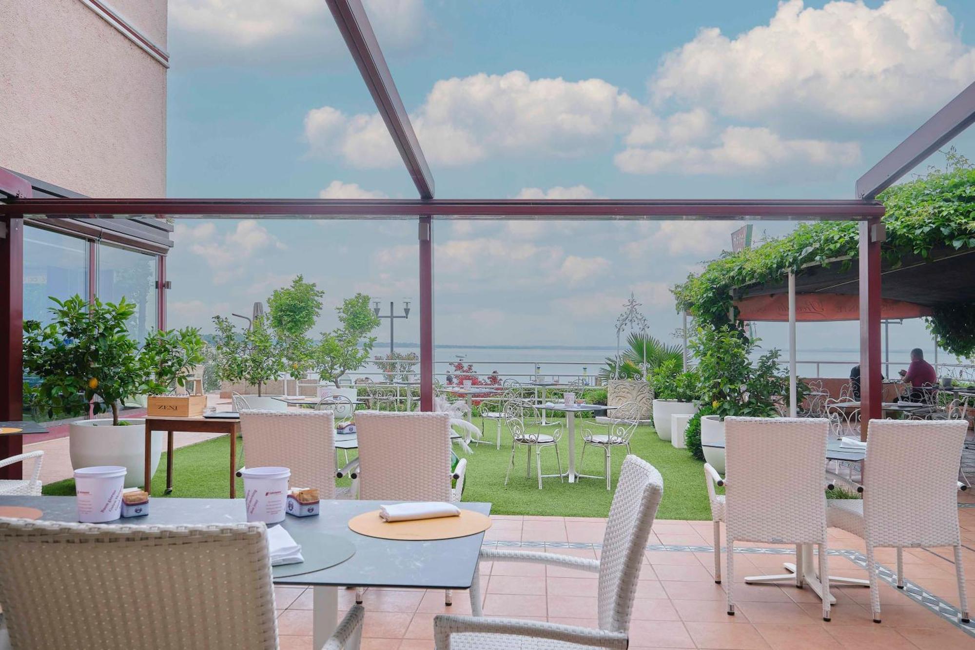 Kriss Internazionale Hotel Bardolino Exteriör bild