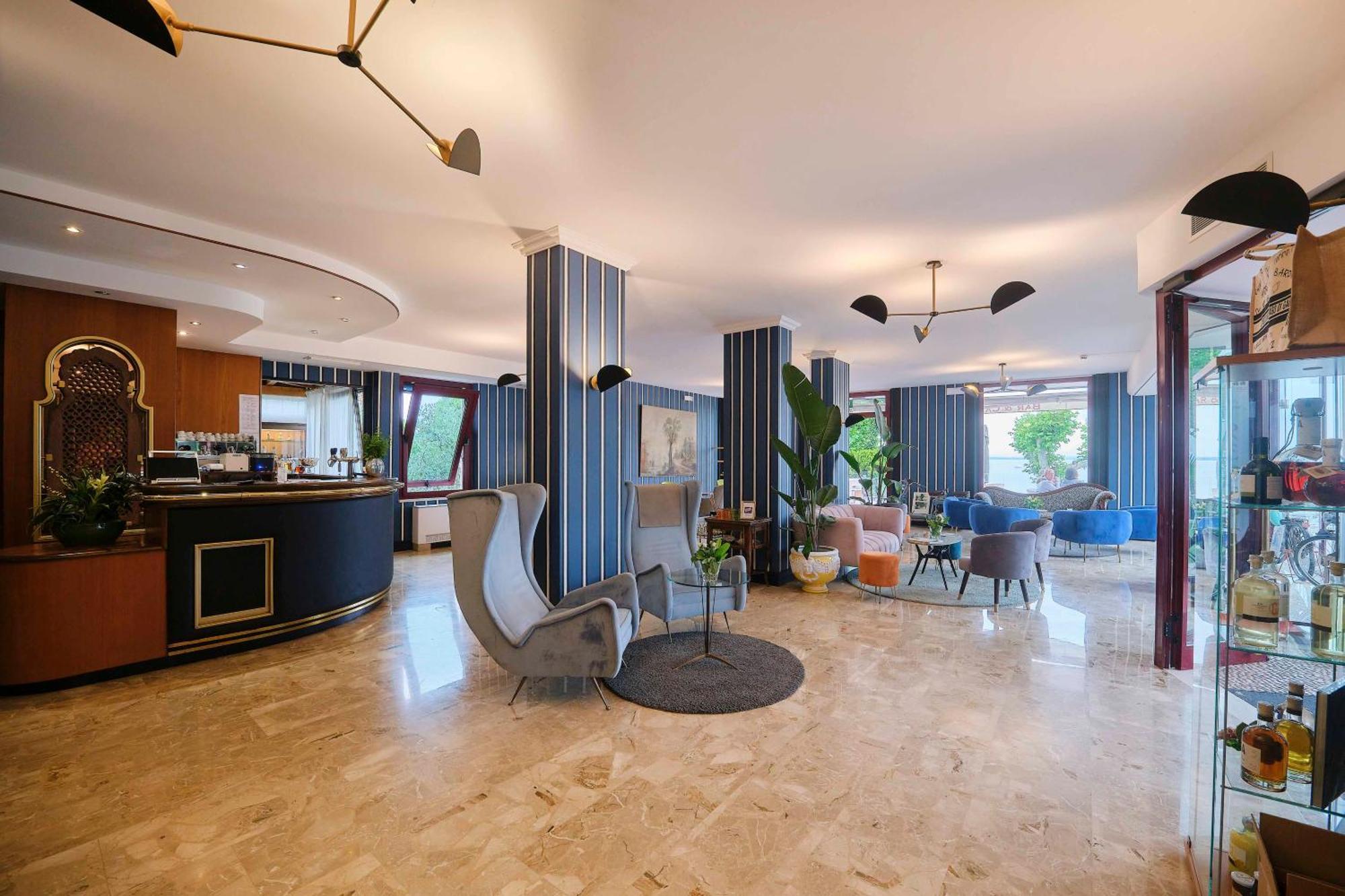 Kriss Internazionale Hotel Bardolino Exteriör bild