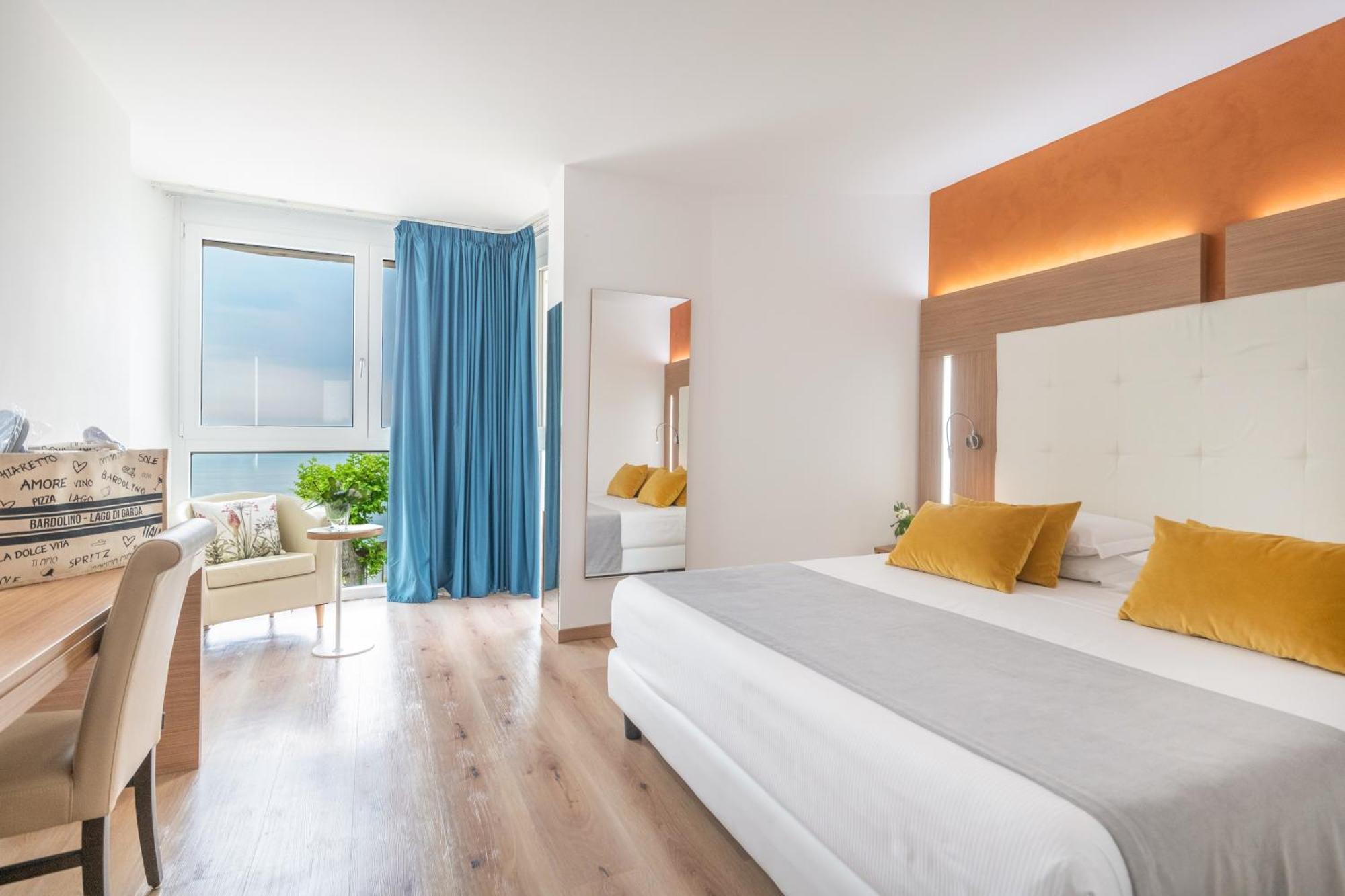 Kriss Internazionale Hotel Bardolino Exteriör bild