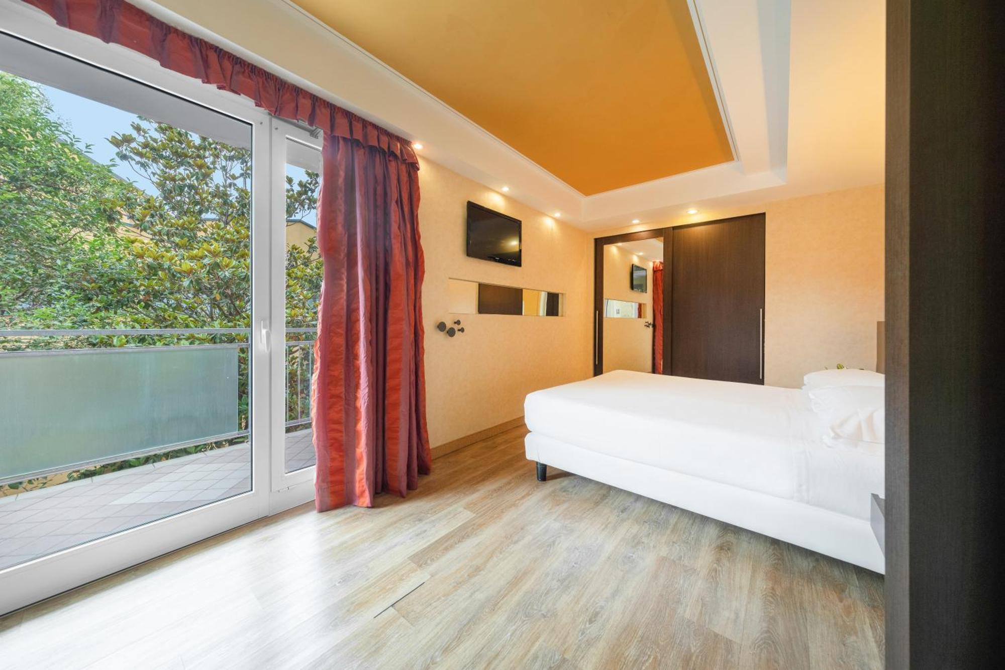 Kriss Internazionale Hotel Bardolino Exteriör bild