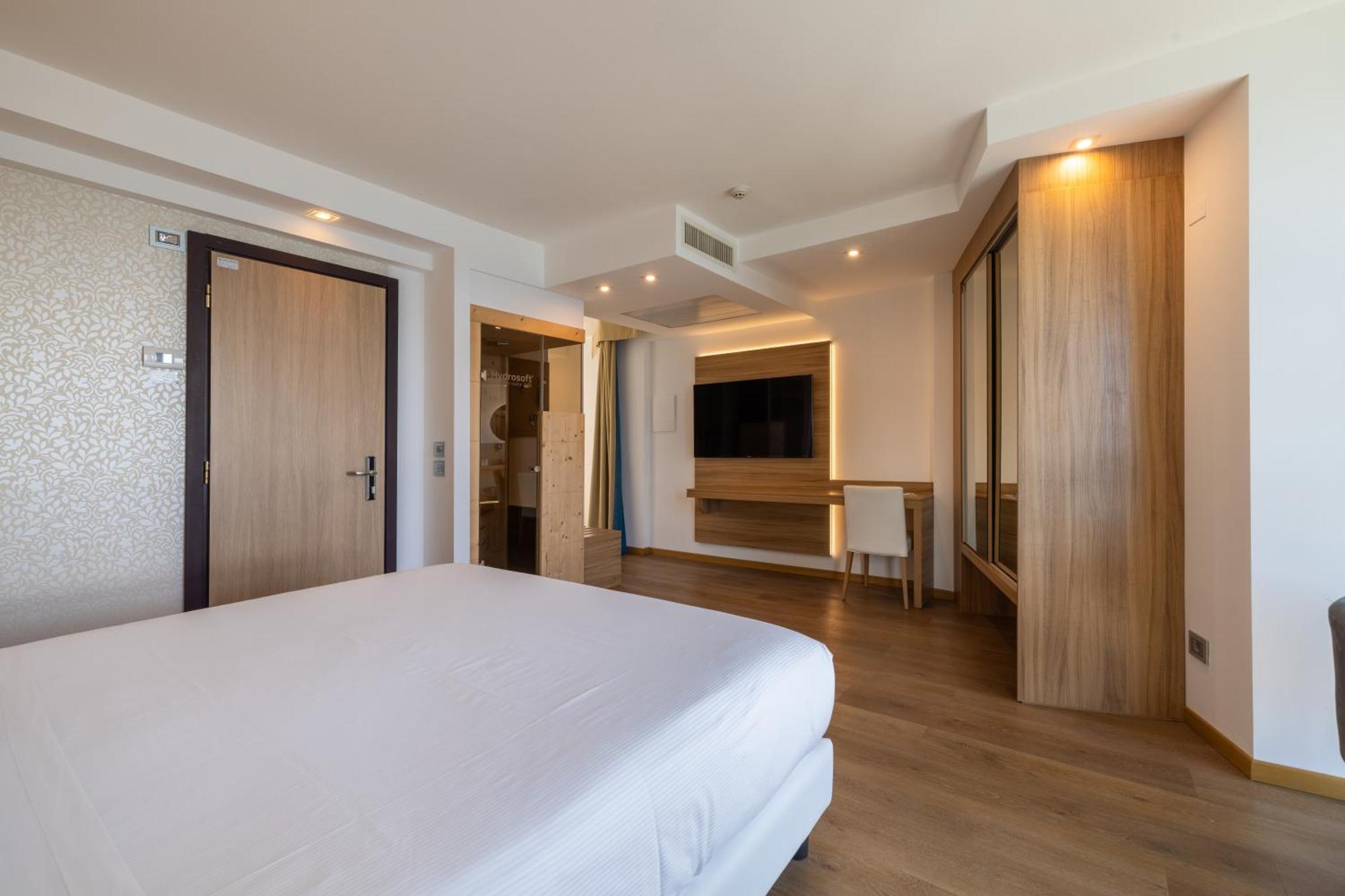 Kriss Internazionale Hotel Bardolino Exteriör bild