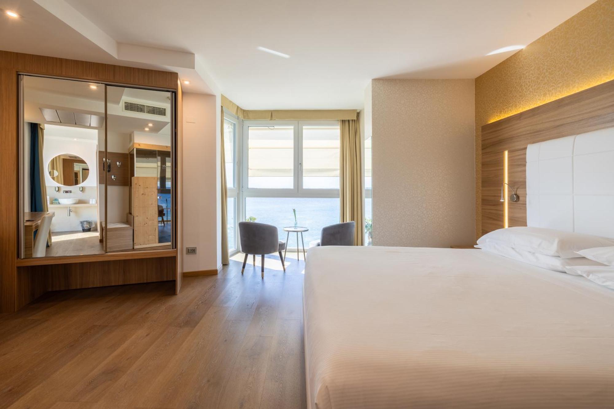 Kriss Internazionale Hotel Bardolino Exteriör bild