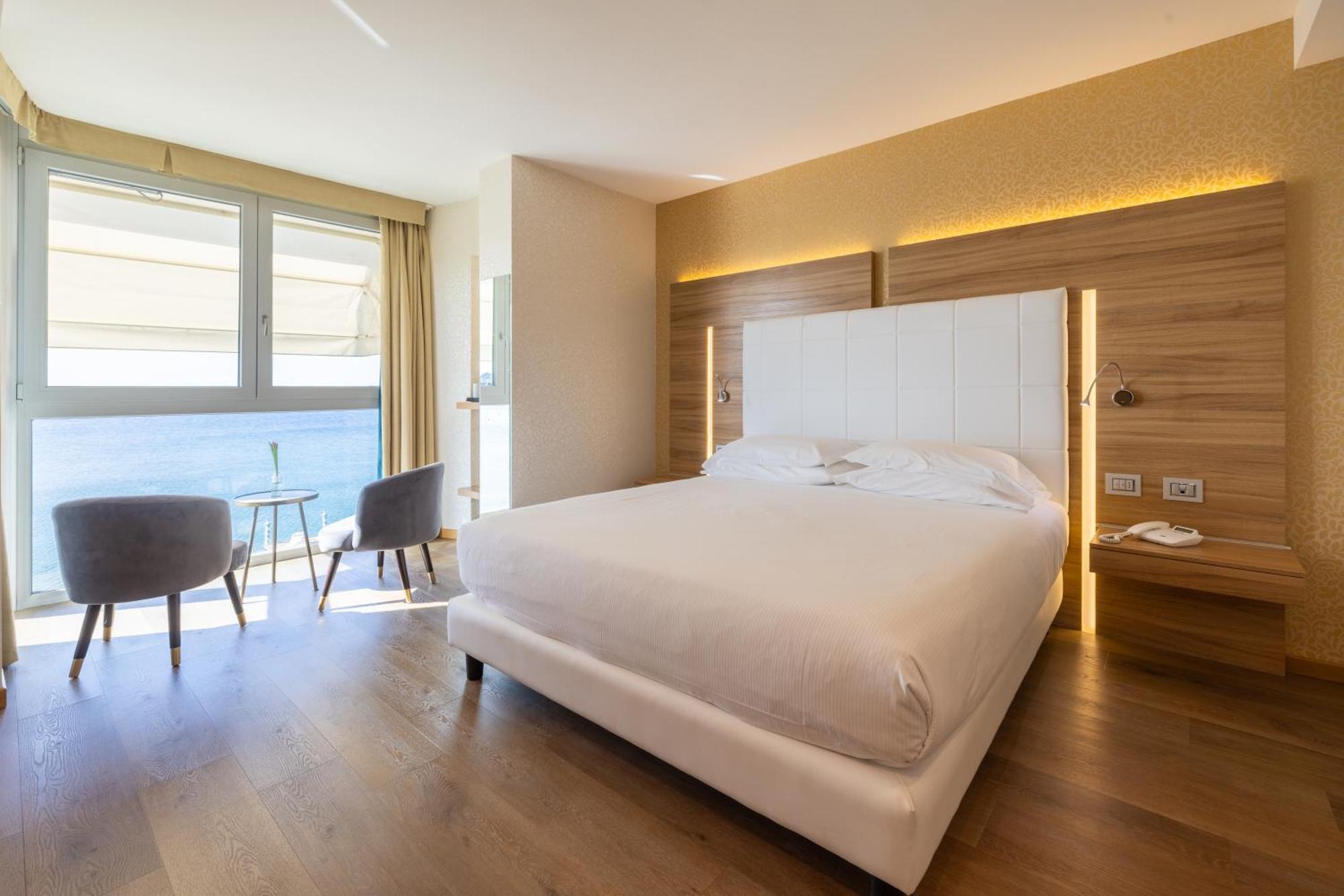 Kriss Internazionale Hotel Bardolino Exteriör bild