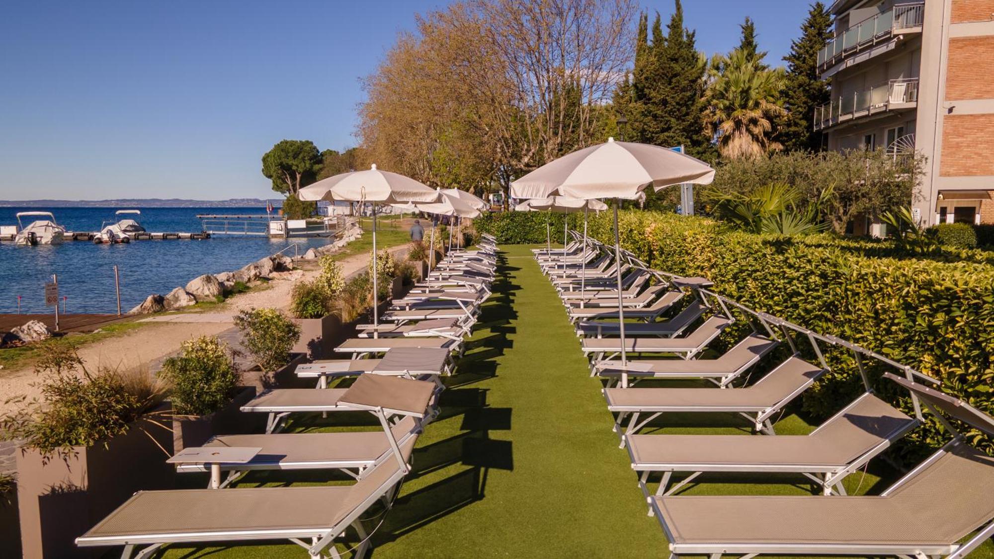 Kriss Internazionale Hotel Bardolino Exteriör bild